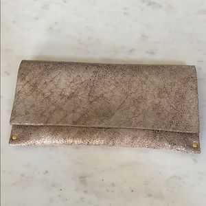 Shimmer Clutch